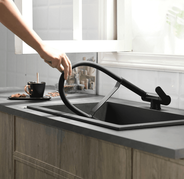 Poklopna kuhinjska armatura ELITE EDITION KW1202 - idealna rešitev za montažo pred oknom KW1202 — 1