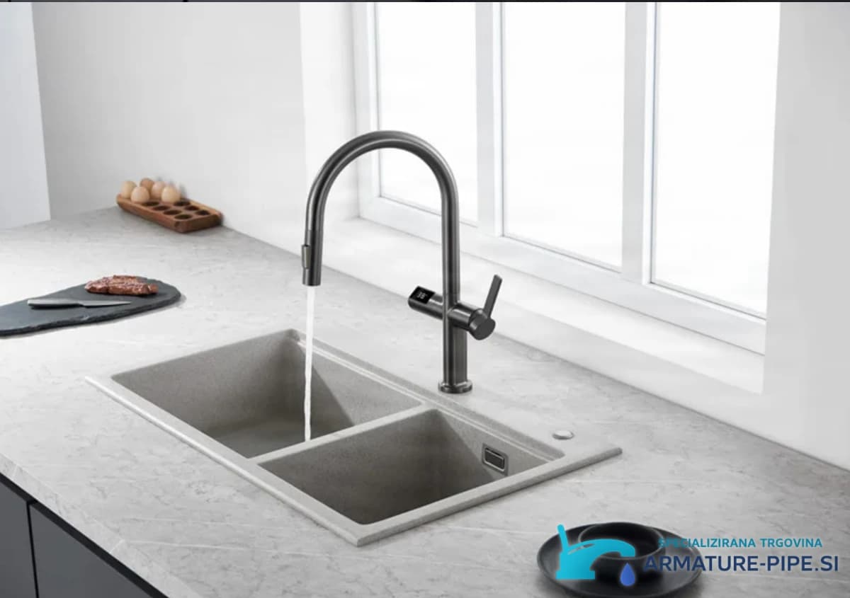 Izvlečna kuhinjska armatura ELITE EDITION KSS1700 v satenasti temno sivi barvi