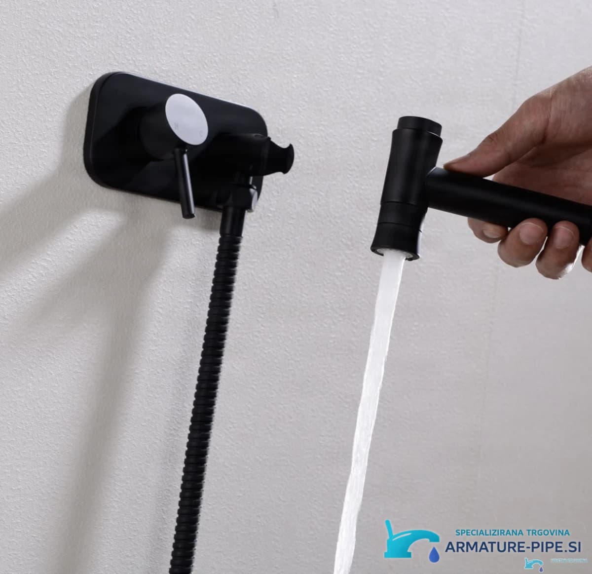 Podomítková nástěnná baterie pro bidet BB1637 v matné černé